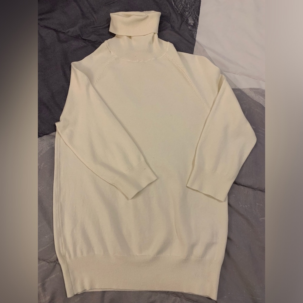 Neck sweater